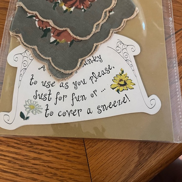 New card with beautiful handkerchief - Picture 5 of 5